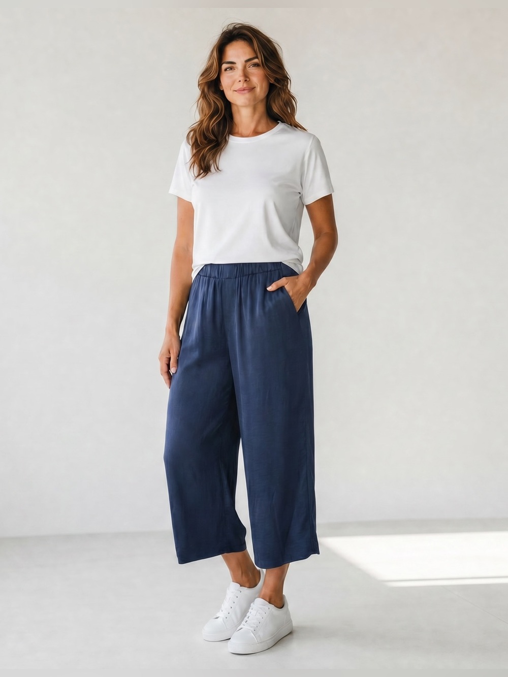 Chicos Navy Blue Silky Pull On Nylon Blend Wide Leg Cropped Pants Size 1 Medium